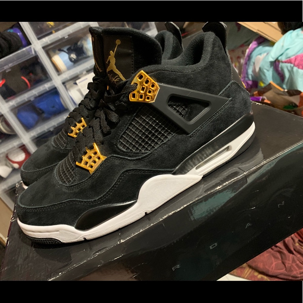 Jordan Retro 4 royalty size 10.5